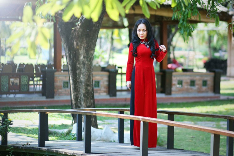 Danh hai Viet Huong dien ao dai tinh tu cung trai tre-Hinh-8